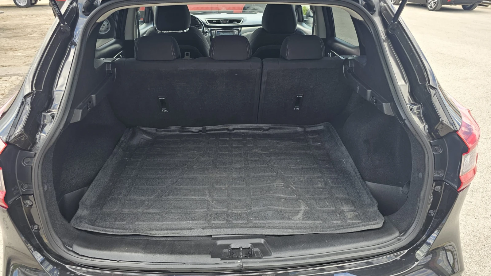 Nissan Qashqai 1.5DCi 6SP IT Facelift-ИСТОРИЯ-КАМЕРА 360-ЛИЗИНГ, снимка 14 - Автомобили и джипове - 54713427