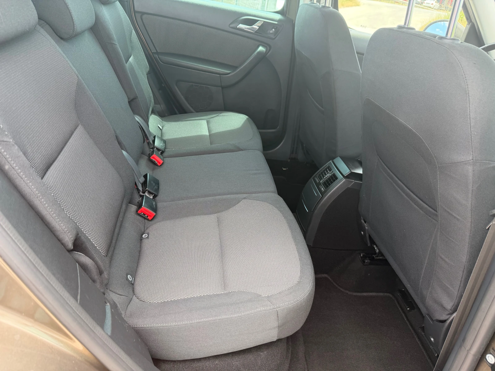 Skoda Yeti 1.2 TSI, снимка 13 - Автомобили и джипове - 55132098