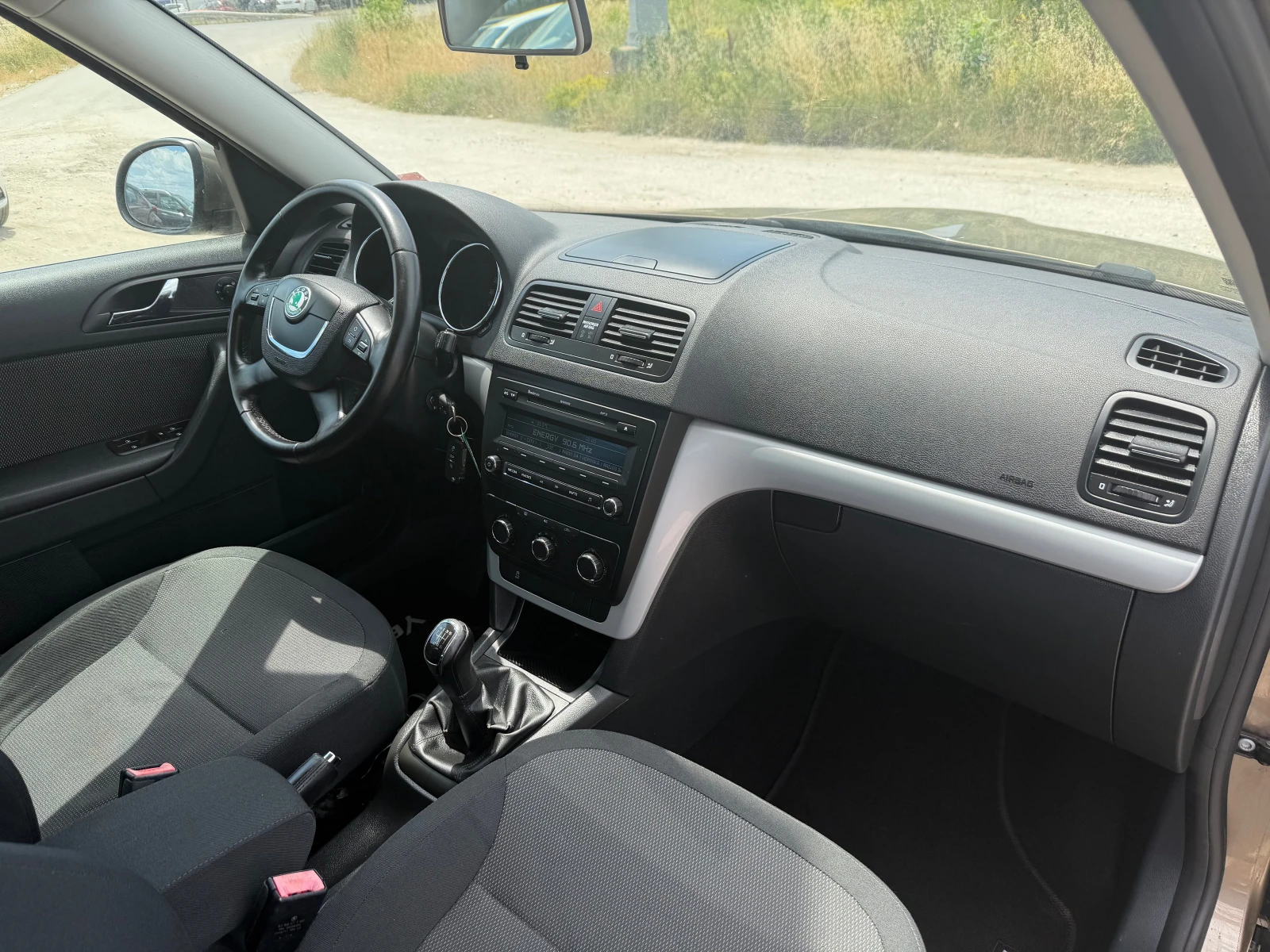 Skoda Yeti 1.2 TSI, снимка 12 - Автомобили и джипове - 55132098