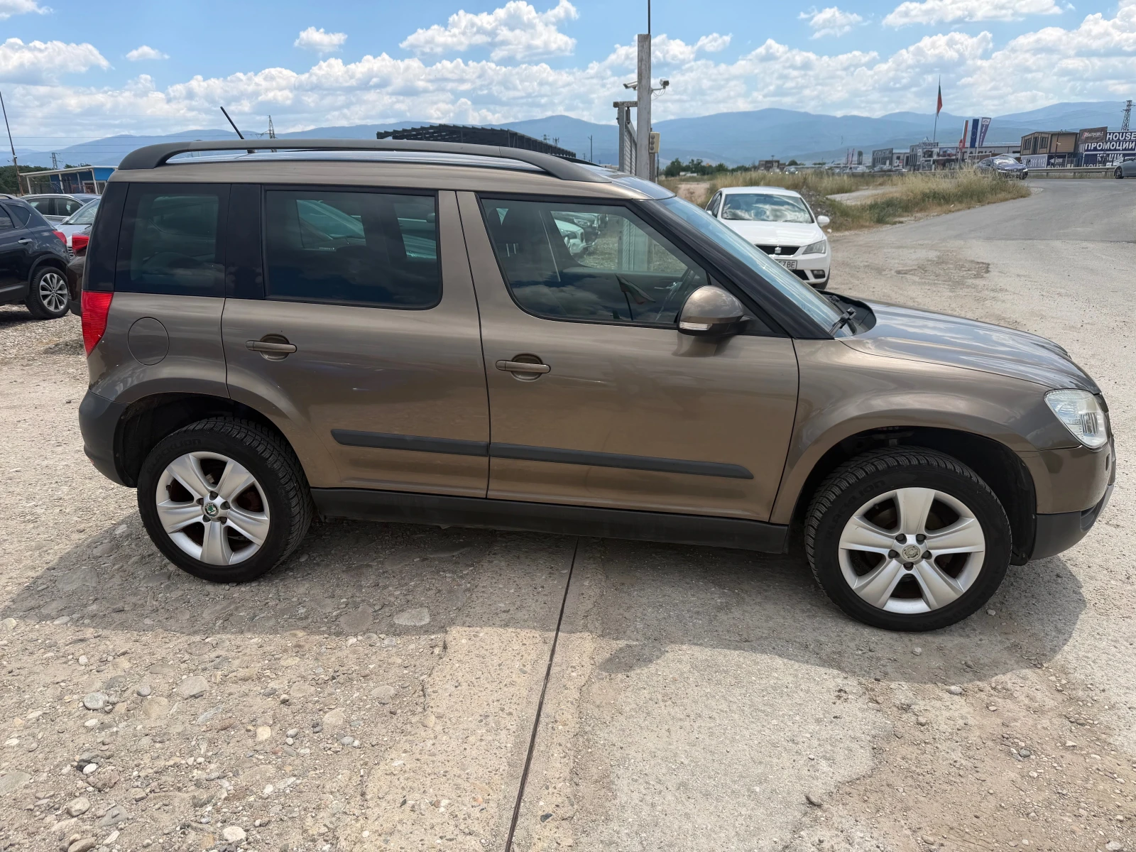 Skoda Yeti 1.2 TSI, снимка 4 - Автомобили и джипове - 55132098
