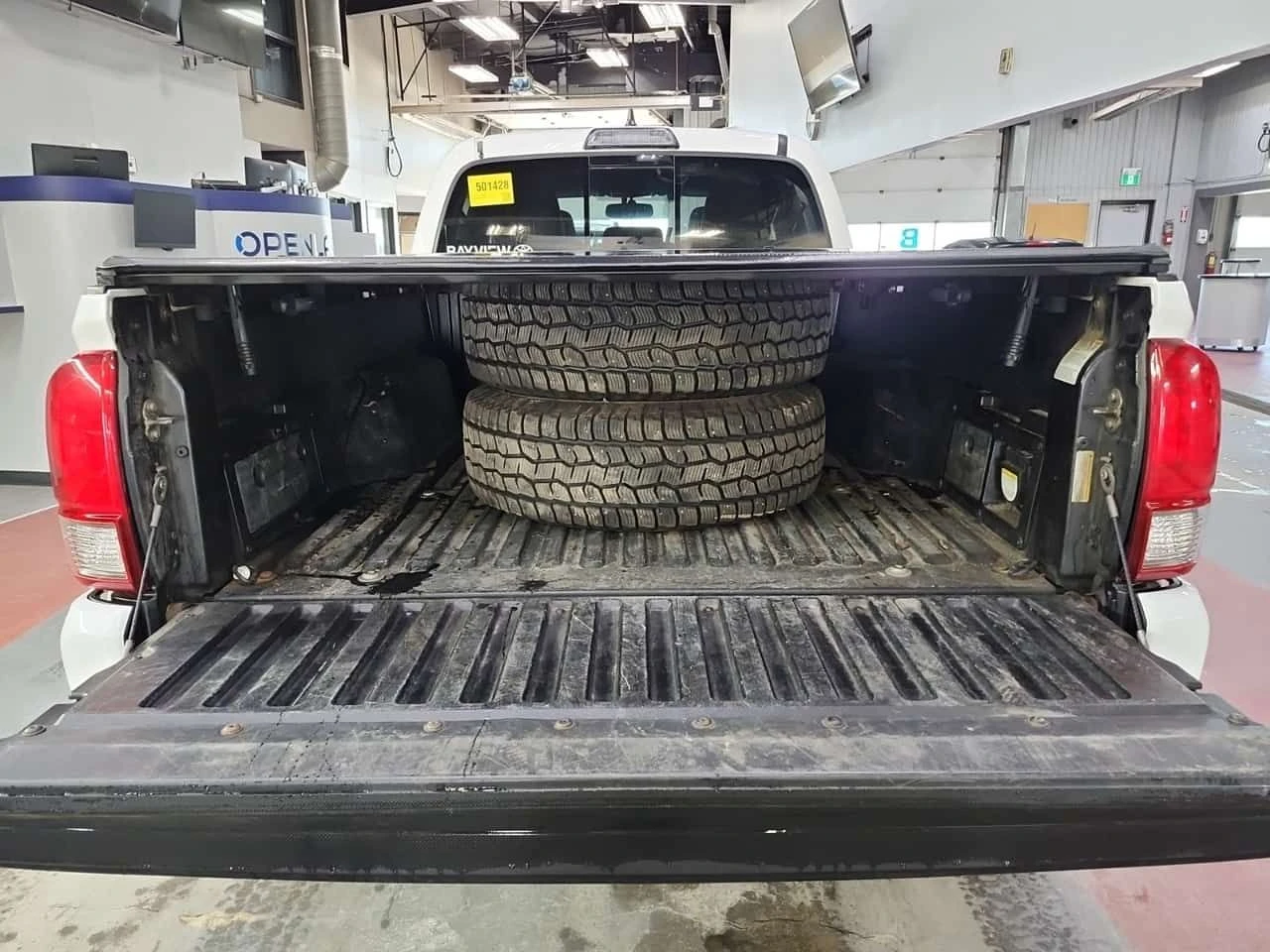 Toyota Tacoma * TRD OFF ROAD CREW CAB LONG BED * CARFAX * БЕЗ ПЪ, снимка 13 - Автомобили и джипове - 55440405