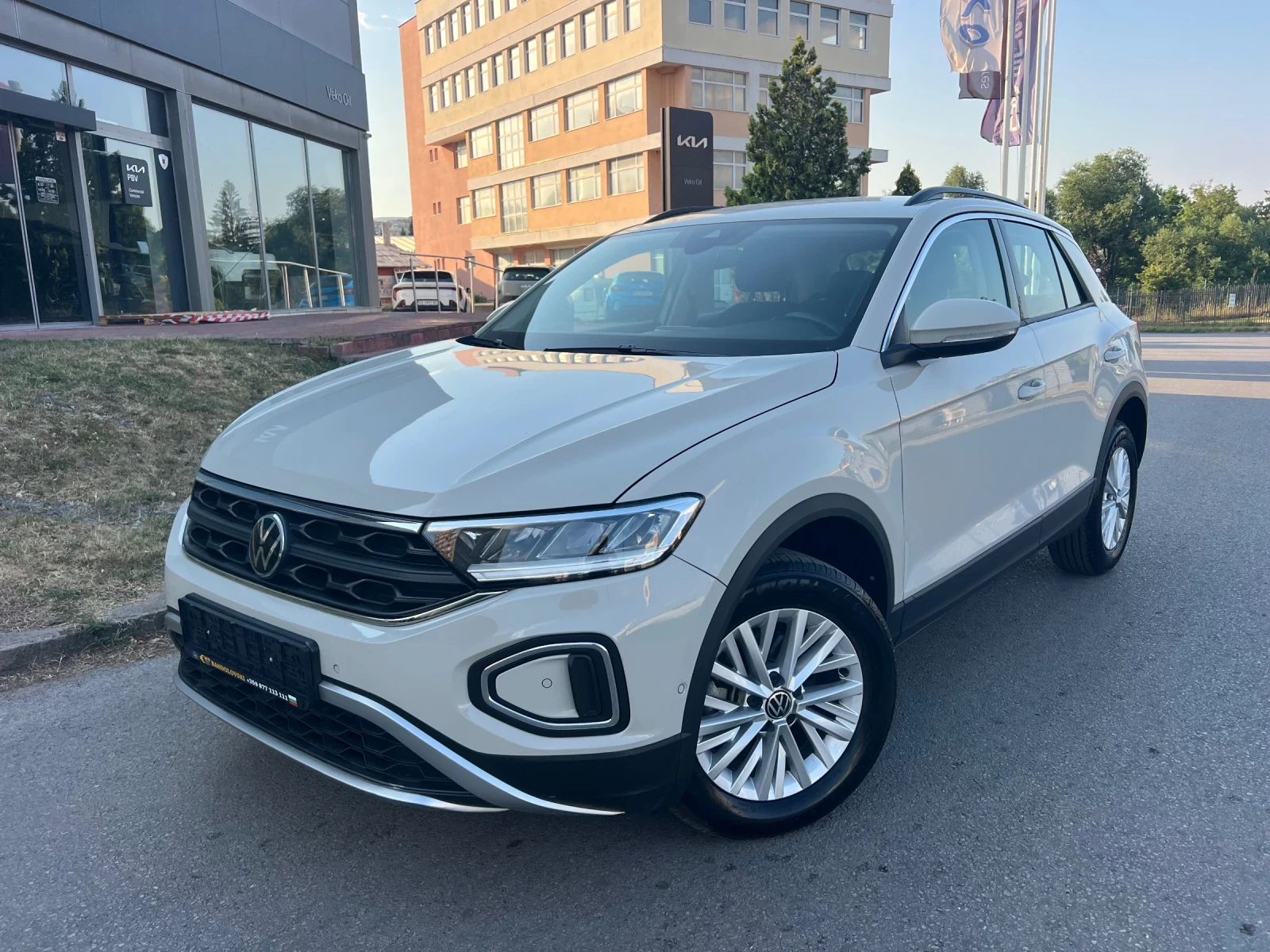 VW T-Roc TOP/FULL/NOVA, снимка 1 - Автомобили и джипове - 55622373