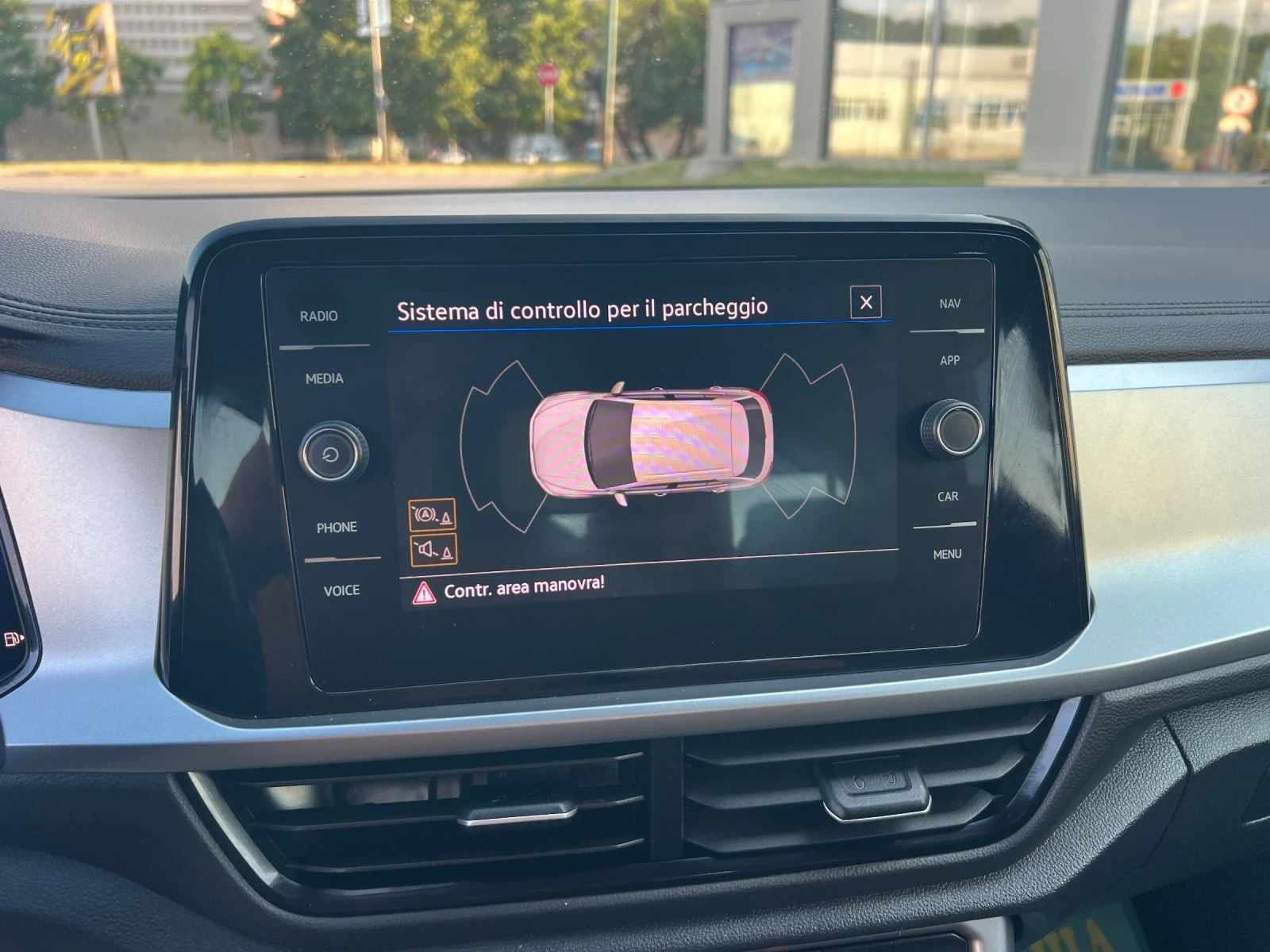 VW T-Roc TOP/FULL/NOVA, снимка 15 - Автомобили и джипове - 55622373