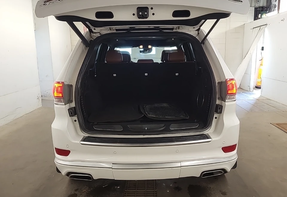 Jeep Grand cherokee * SUMMIT* Обдух* Pano* HARMAN* Back Cam* , снимка 16 - Автомобили и джипове - 55640807