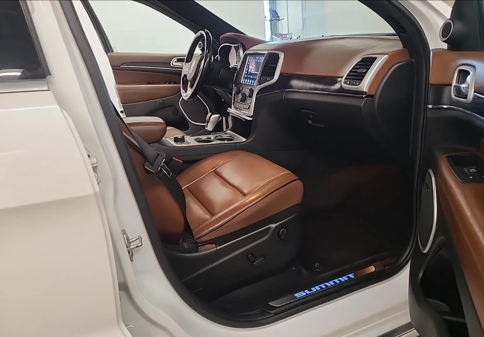 Jeep Grand cherokee * SUMMIT* Обдух* Pano* HARMAN* Back Cam* , снимка 14 - Автомобили и джипове - 55640807