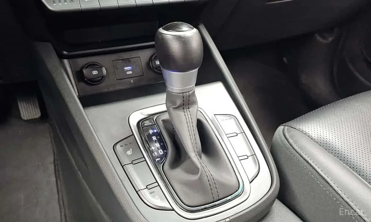 Hyundai Kona, снимка 15 - Автомобили и джипове - 56738301