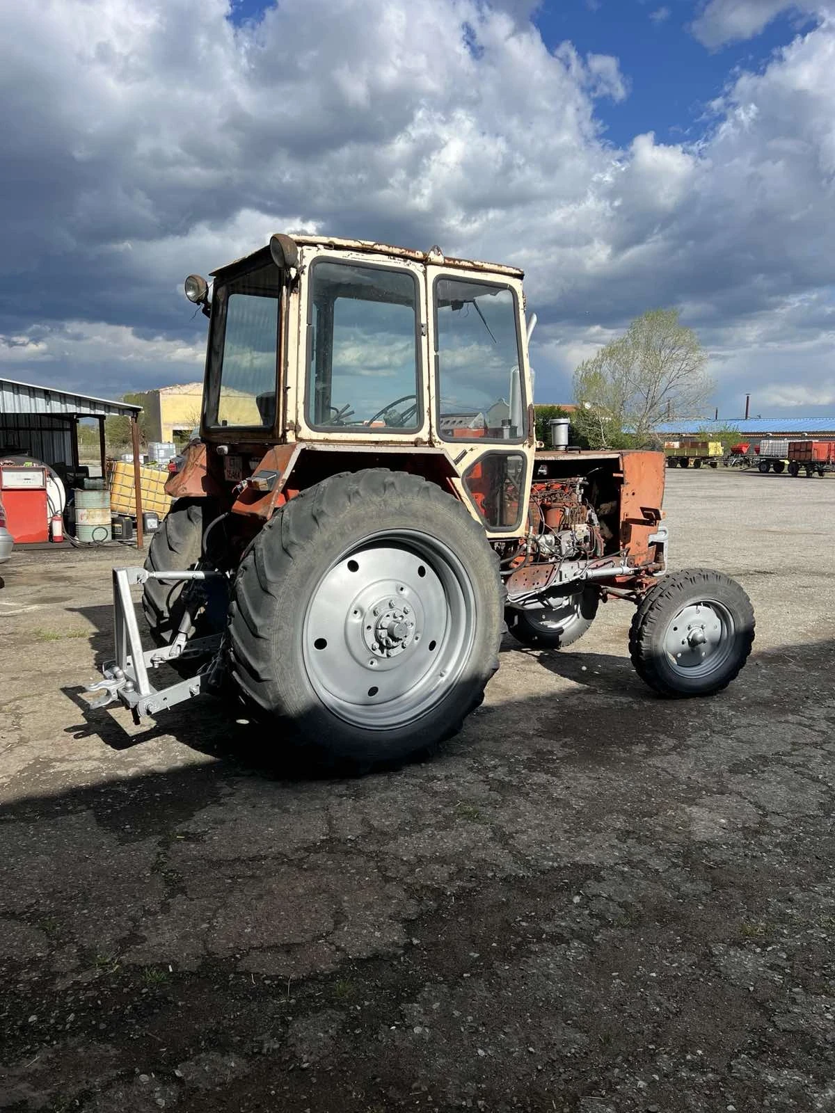 Трактор ЮМЗ, снимка 1