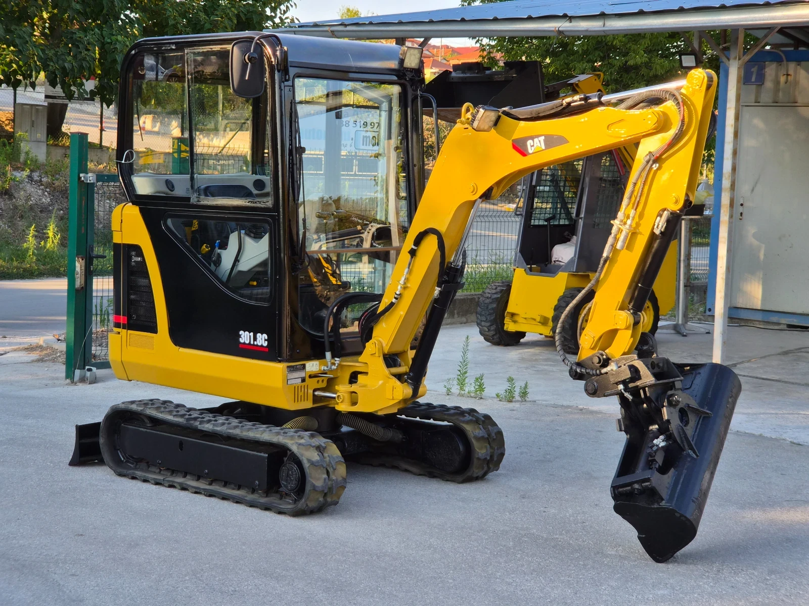 Багер Caterpillar 301.8C/1.8т./3кофи+ бързосменник+ х.чук/стесняване, снимка 3 - Индустриална техника - 55650658