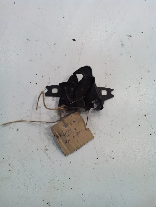 ключалка преден капак за Голф 3 / Венто