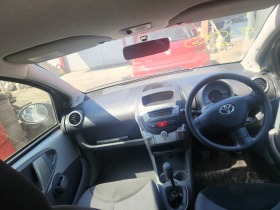 Toyota Aygo 1.0i, снимка 4 - Автомобили и джипове - 45492347