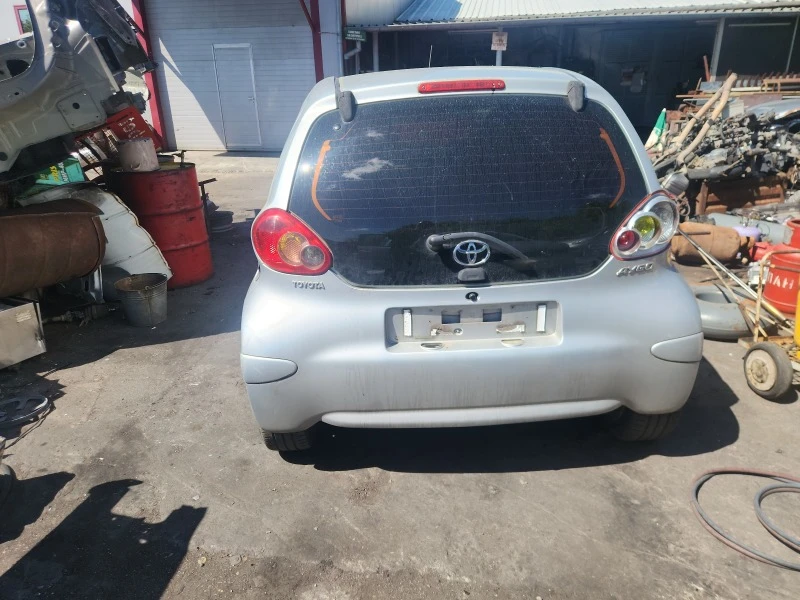 Toyota Aygo 1.0i, снимка 3 - Автомобили и джипове - 45492347