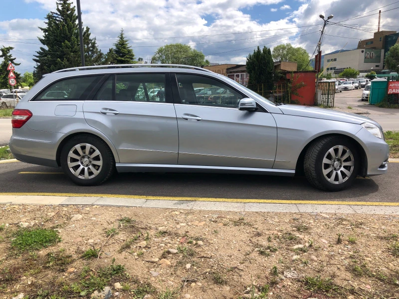 Mercedes-Benz E 220, снимка 6 - Автомобили и джипове - 45880438