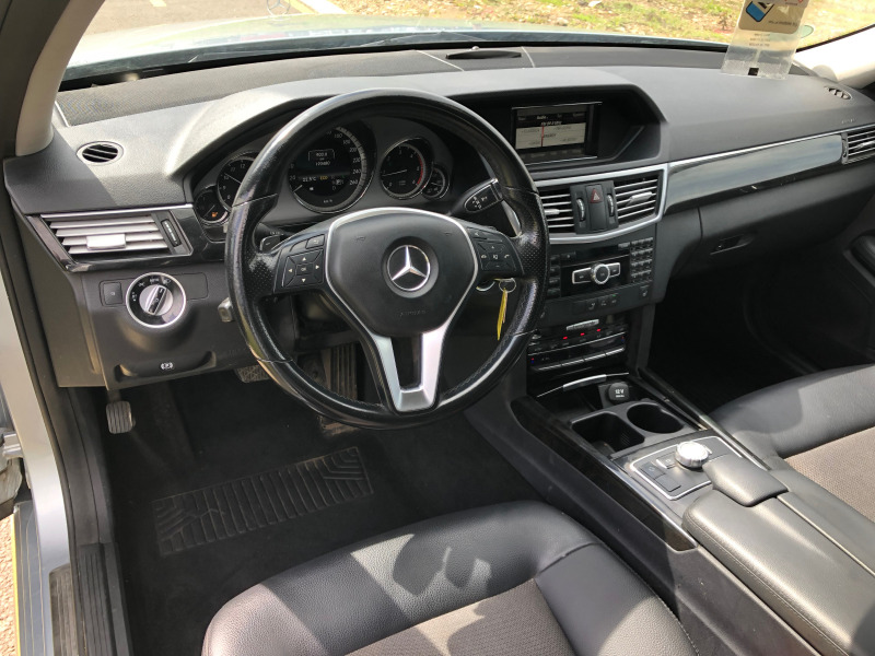 Mercedes-Benz E 220, снимка 8 - Автомобили и джипове - 45880438