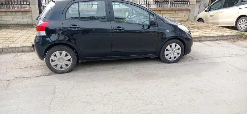 Toyota Yaris, снимка 11 - Автомобили и джипове - 49571861