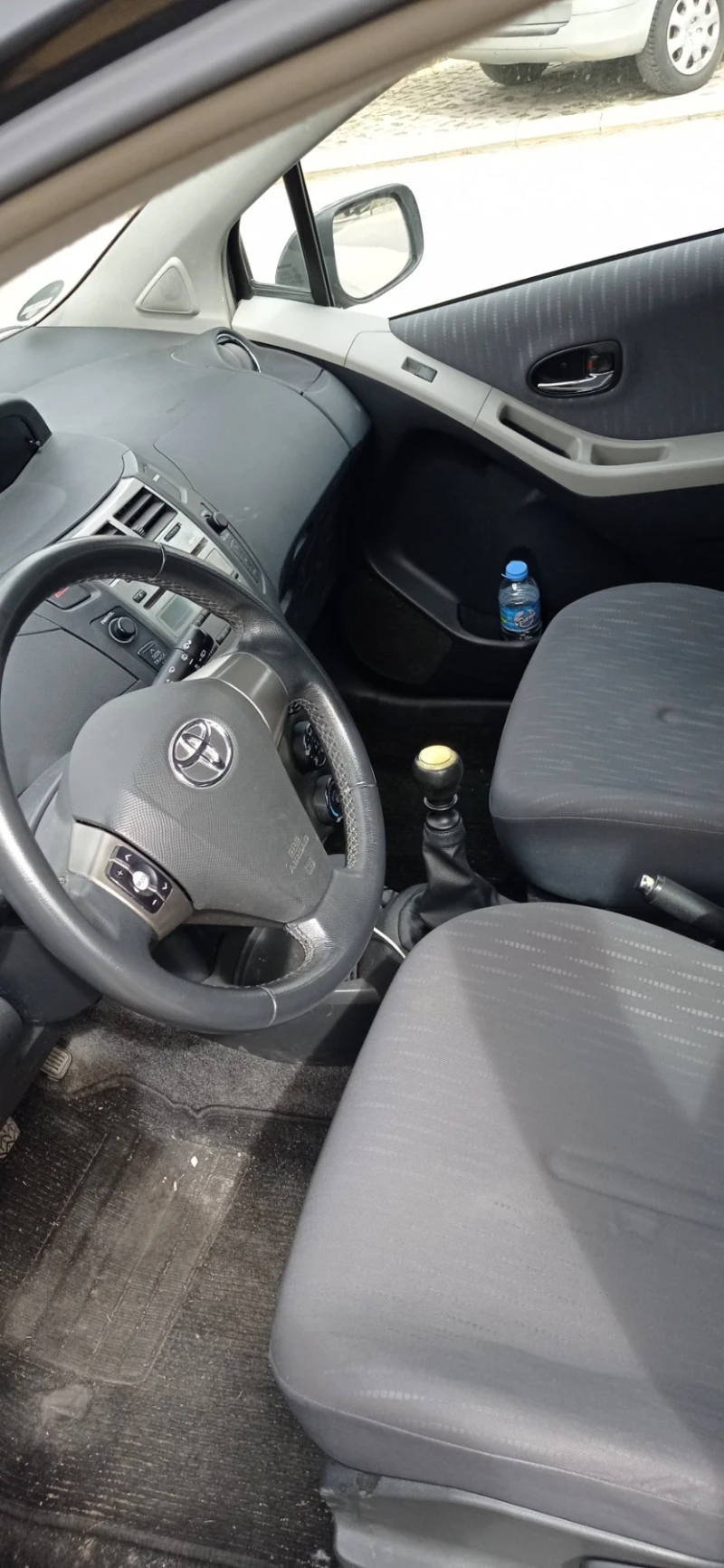 Toyota Yaris, снимка 13 - Автомобили и джипове - 49571861