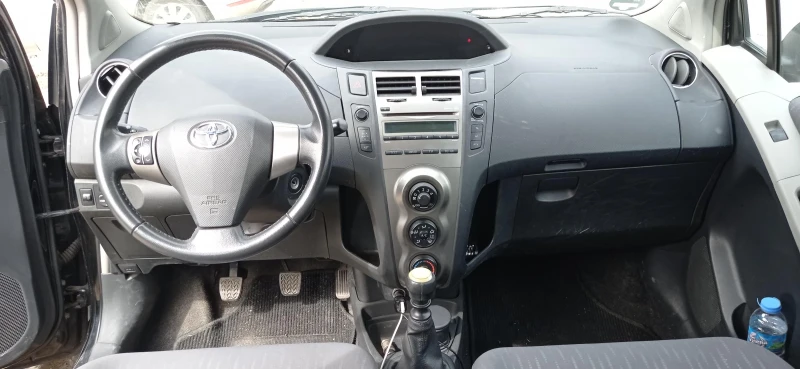 Toyota Yaris, снимка 12 - Автомобили и джипове - 49571861