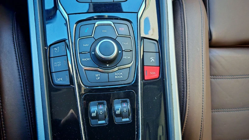 Peugeot 508 2.2GT 204k.НАПЪЛНО ОБСЛУЖЕН, НОВИ ЗИМНИ ГУМИ , снимка 13 - Автомобили и джипове - 52221309
