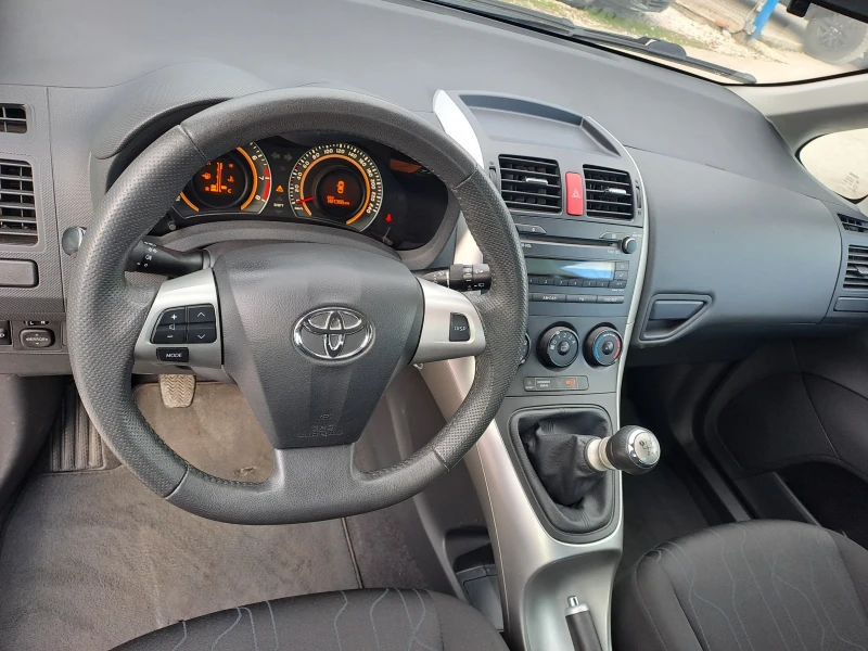 Toyota Auris 1.6i, VVTI, FACE, 6ск.132кс., снимка 12 - Автомобили и джипове - 52494779