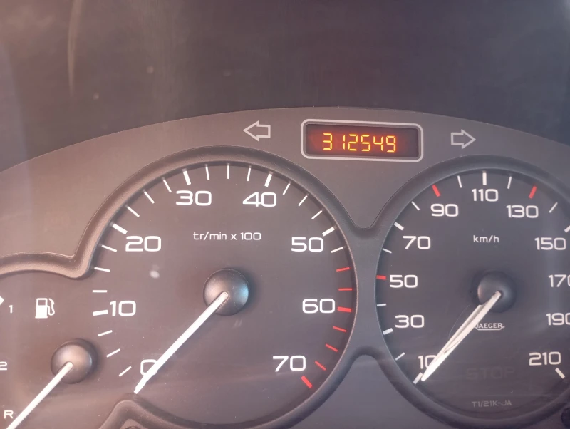 Peugeot Partner, снимка 5 - Автомобили и джипове - 53044015