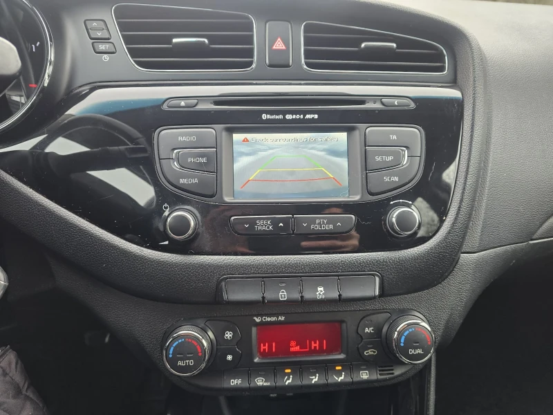 Kia Ceed 1.4i 99к.с фабрична газ , снимка 16 - Автомобили и джипове - 53372711