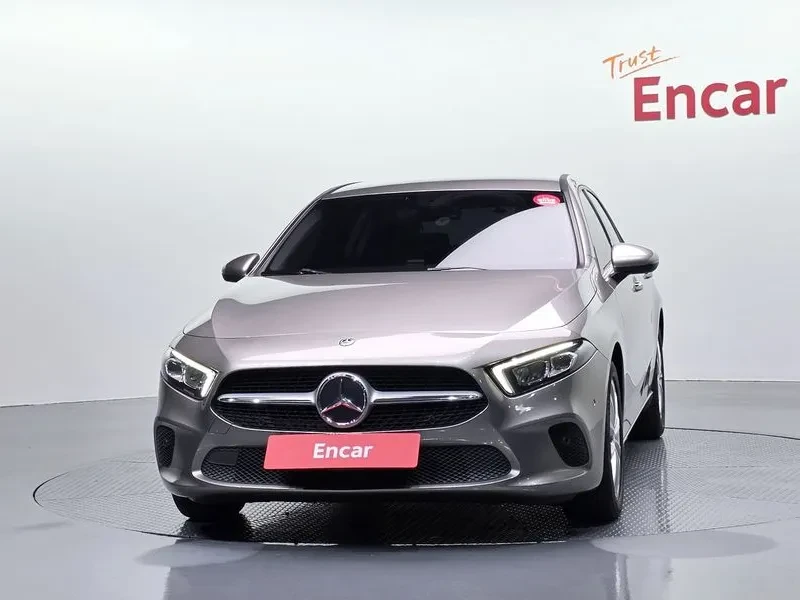 Mercedes-Benz A 220 Hatchback, снимка 3 - Автомобили и джипове - 54880237