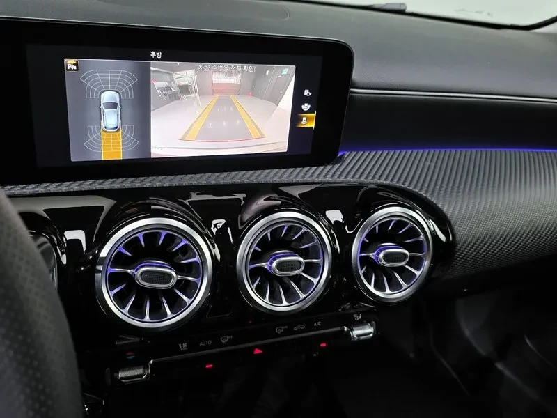 Mercedes-Benz A 220 Hatchback, снимка 16 - Автомобили и джипове - 54880237