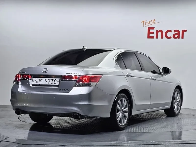 Honda Accord 3.5 8Th Generation, снимка 5 - Автомобили и джипове - 55898481