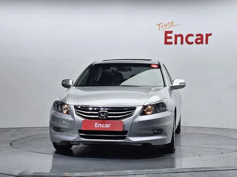 Honda Accord 3.5 8Th Generation, снимка 7 - Автомобили и джипове - 55898481