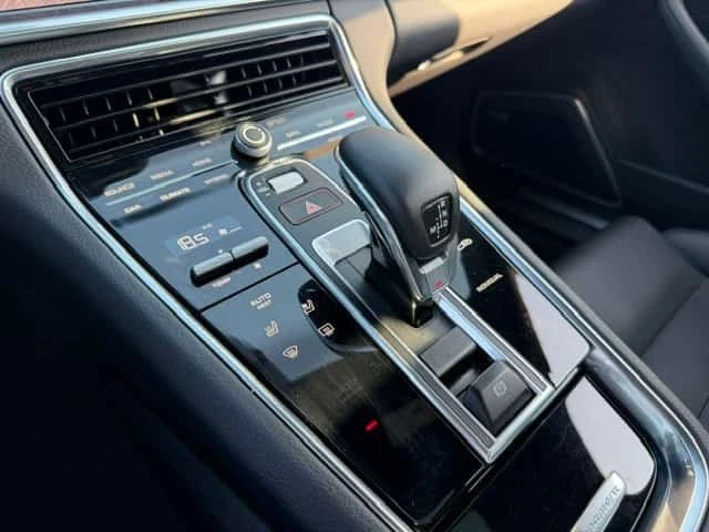 Porsche Panamera * 4 E Hybrid * CARFAX * , снимка 17 - Автомобили и джипове - 56178130