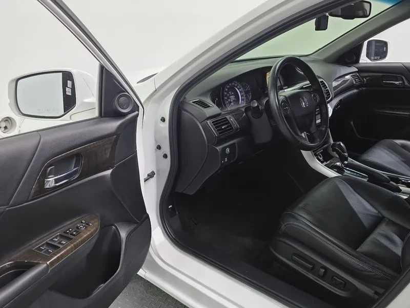 Honda Accord 2.4 Бензин, снимка 9 - Автомобили и джипове - 56314350