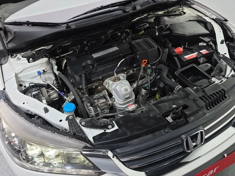 Honda Accord 2.4 Бензин, снимка 13 - Автомобили и джипове - 56314350