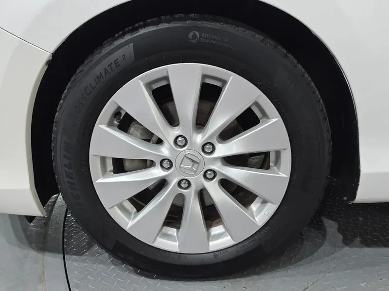 Honda Accord 2.4 Бензин, снимка 14 - Автомобили и джипове - 56314350