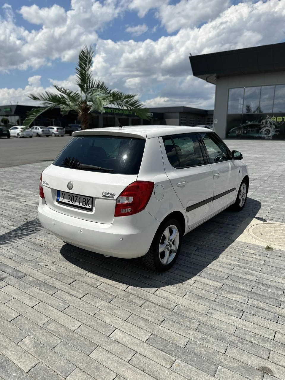 Skoda Fabia 1.2I 75к.с - изображение 4