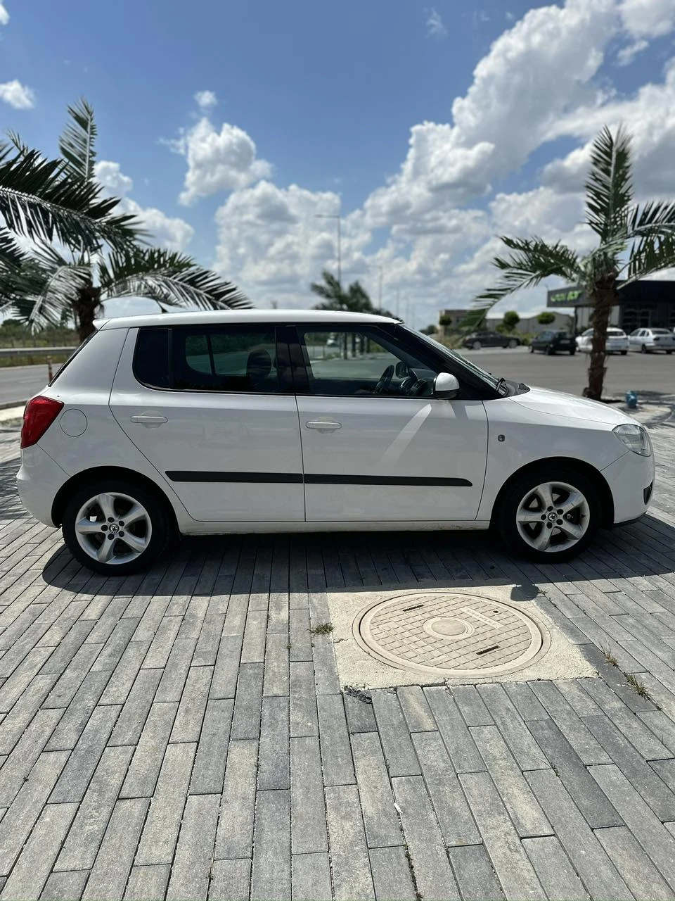 Skoda Fabia 1.2I 75к.с - изображение 8