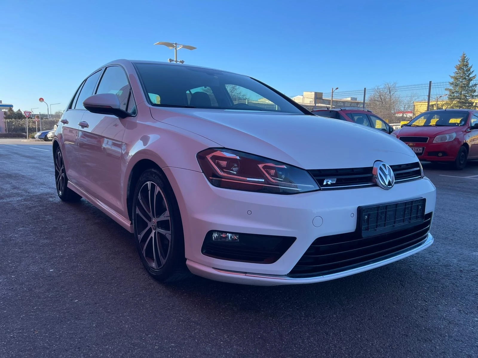 VW Golf 2.0 TDI 150к.с. R-LINE - изображение 3