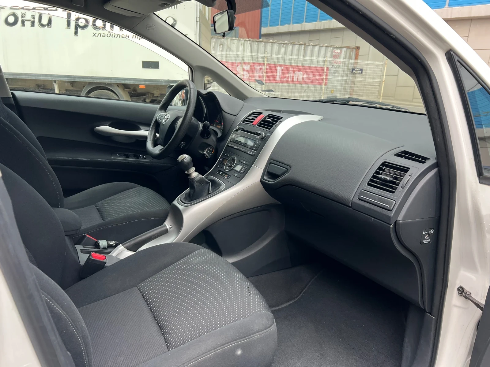 Toyota Auris 1.6-Бензин  .135к.м  - изображение 8