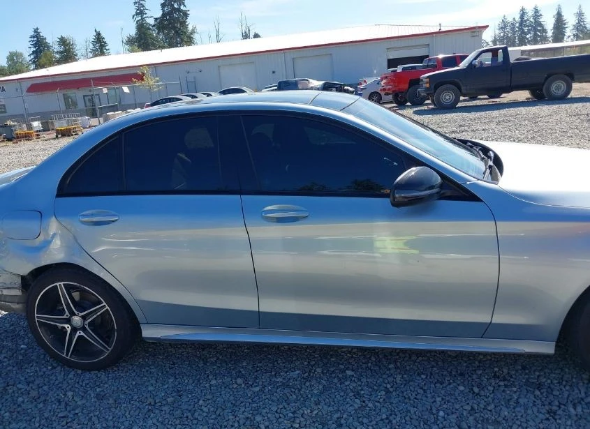 Mercedes-Benz C 300 2017 MERCEDES-BENZ C 300 4MATICLUXURY 4MATICSPORT  - изображение 4