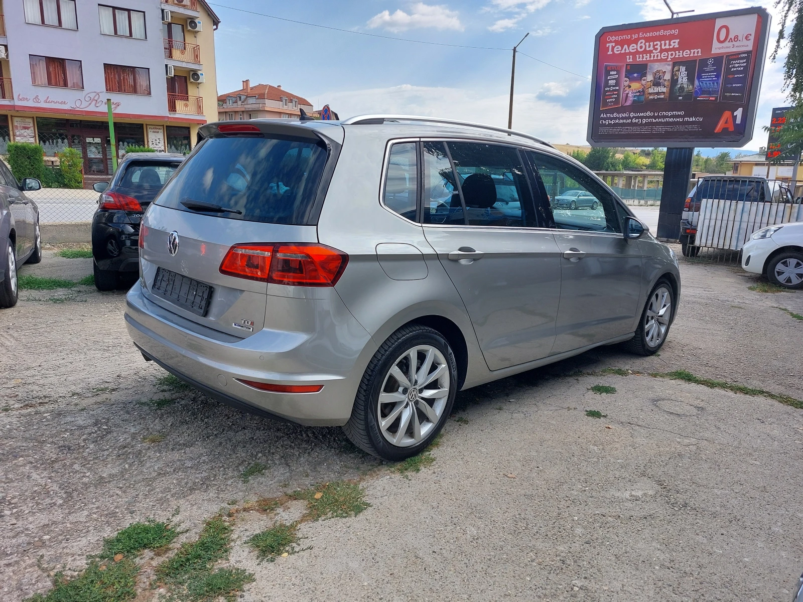 VW Sportsvan 1.6TDI* AUTOMATIC-F1* 36м. х 510лв.*  - изображение 4