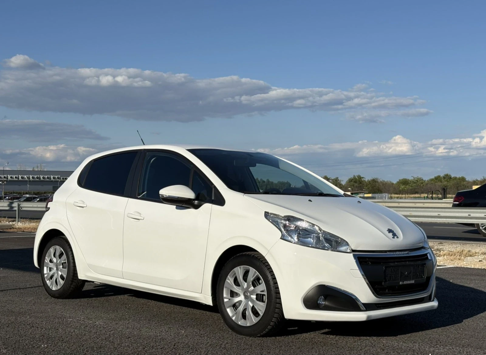 Peugeot 208 Товарен Евро6 - изображение 2