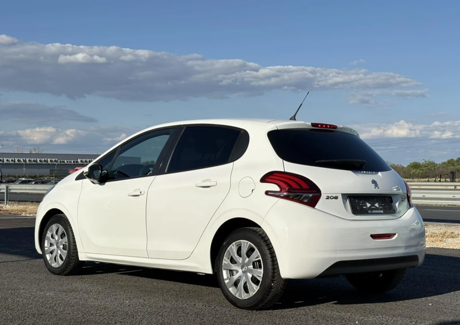 Peugeot 208 Товарен Евро6 - изображение 3