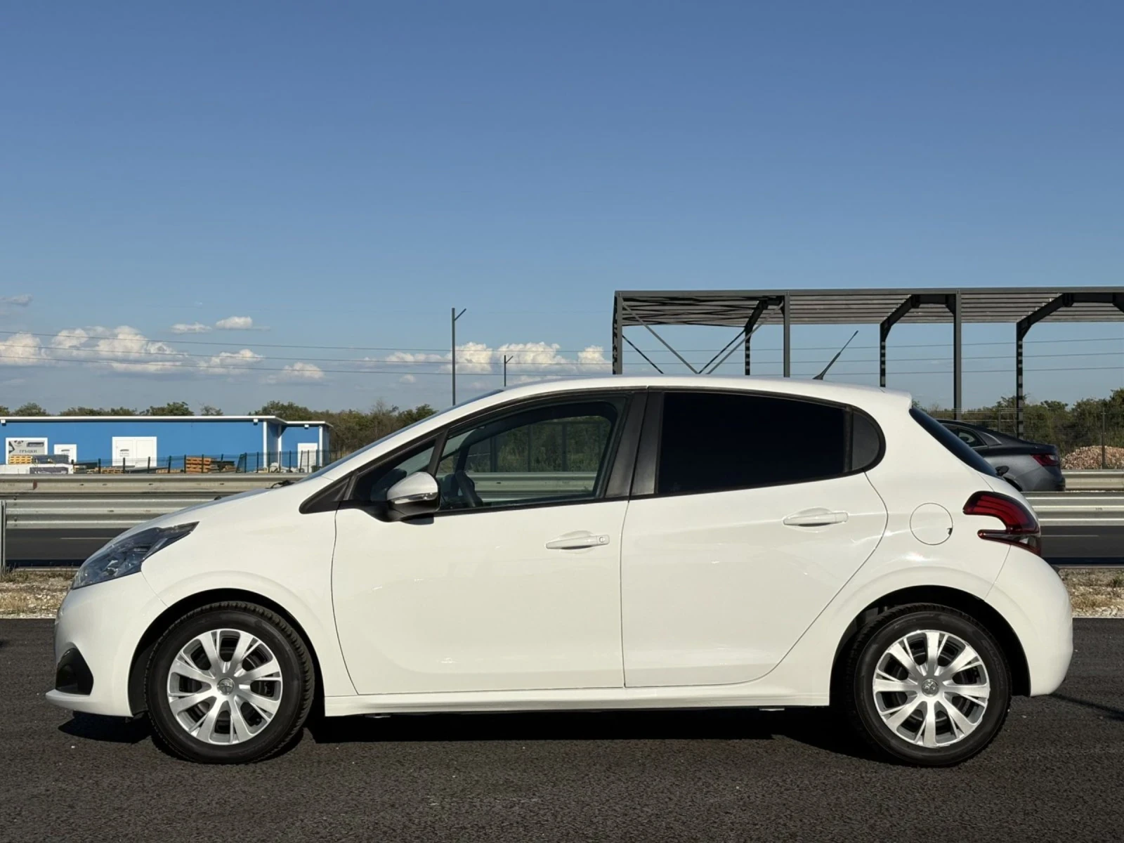 Peugeot 208 Товарен Евро6 - изображение 7