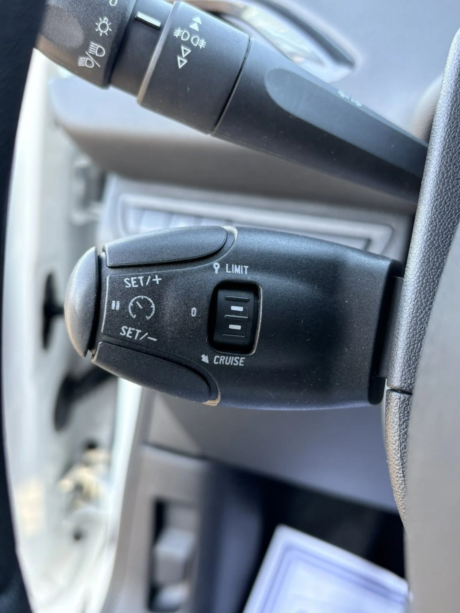 Peugeot 208 Товарен Евро6 - изображение 8