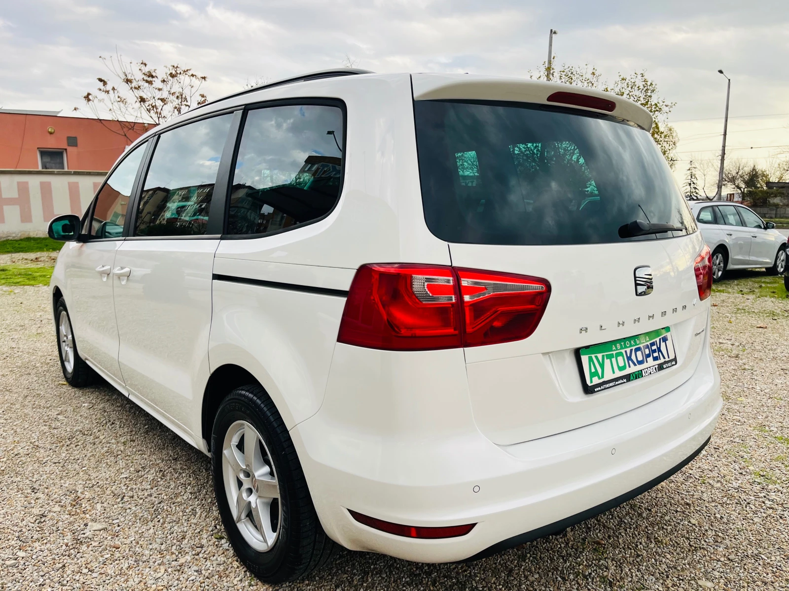Seat Alhambra 2.0 TDI 4x4-7места-Navi - изображение 5