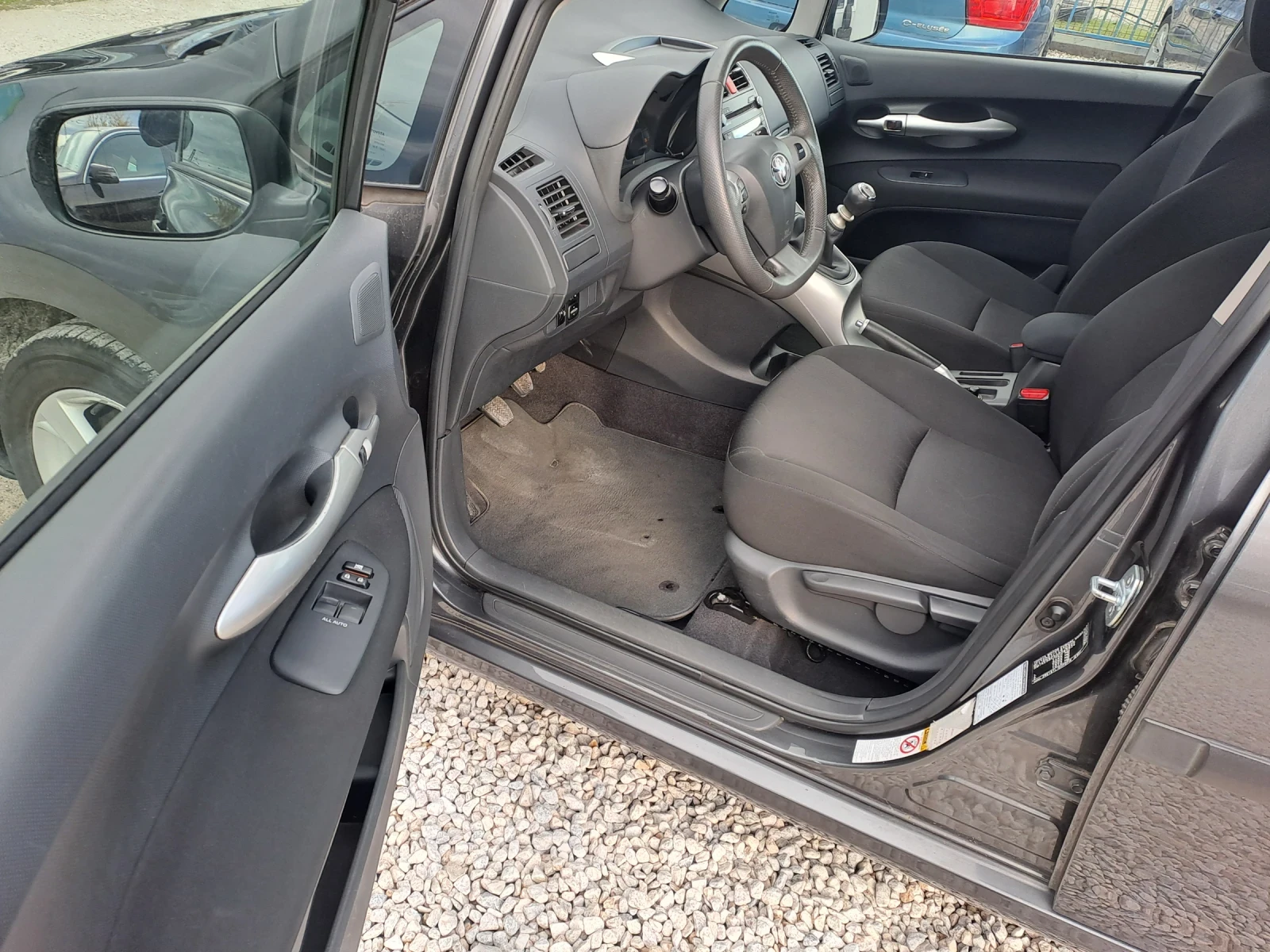 Toyota Auris 1.6i, VVTI, FACE, 6ск.132кс. - изображение 7