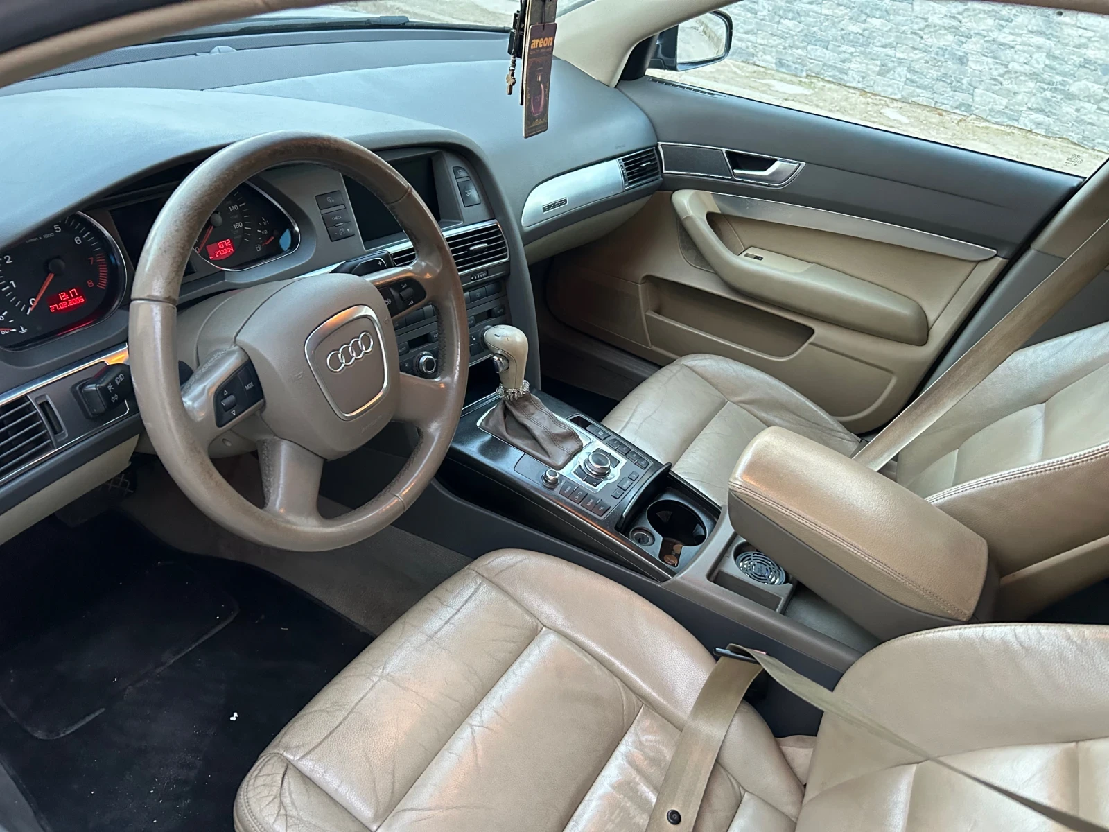 Audi A6 4.2i ГАЗ.ИНЖ ТОП 4х4, снимка 12 - Автомобили и джипове - 53850323