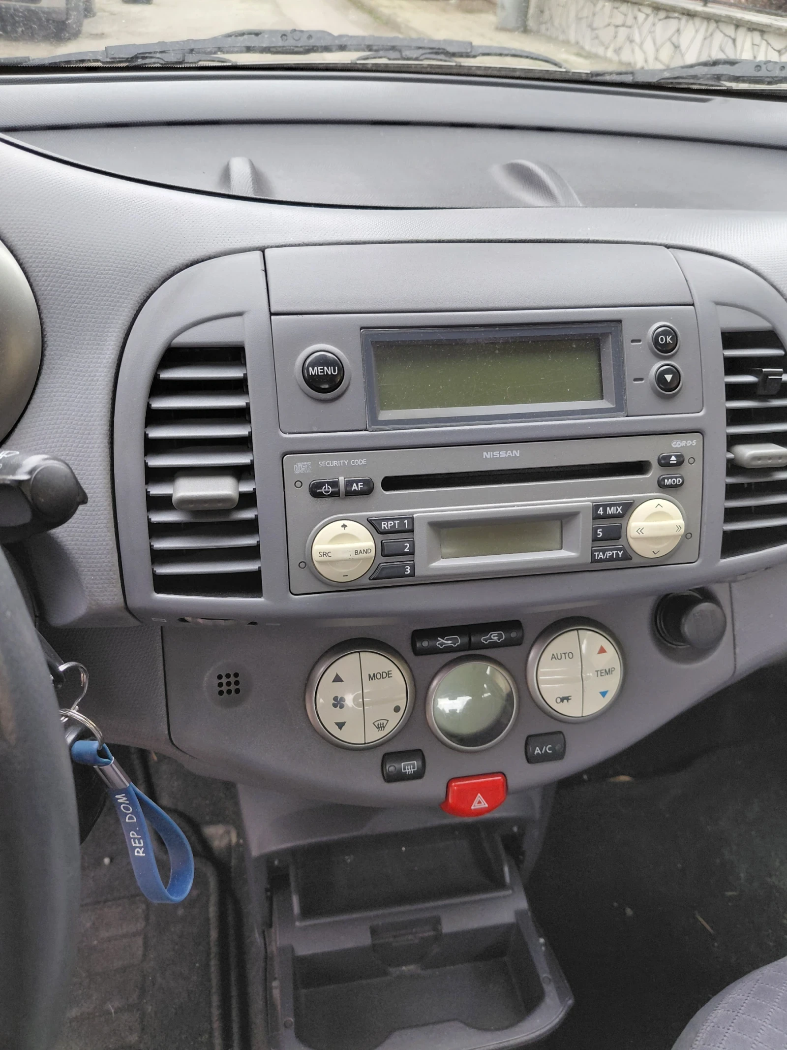 Nissan Micra, снимка 6 - Автомобили и джипове - 53903816