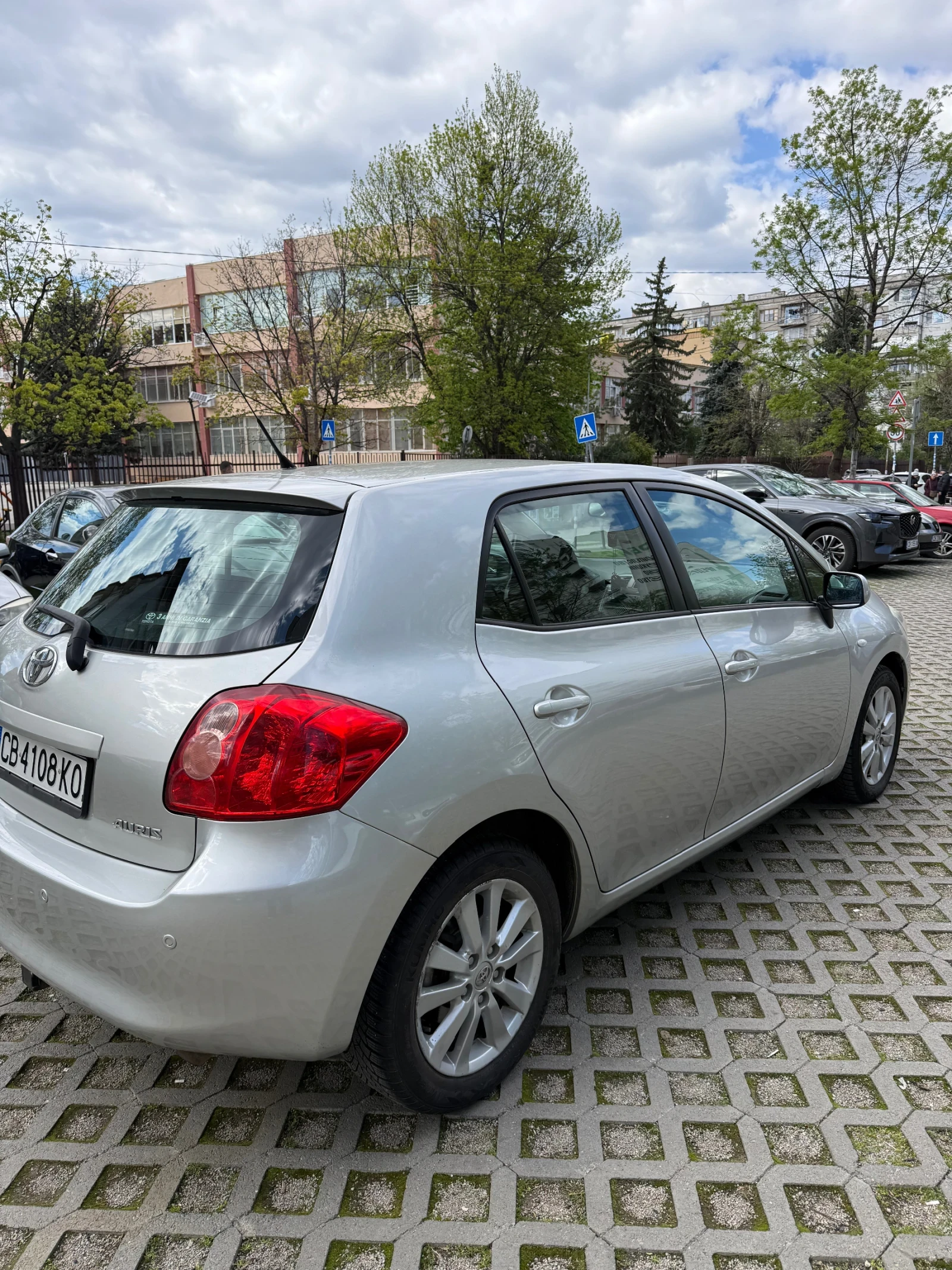 Toyota Auris, снимка 5 - Автомобили и джипове - 54308998