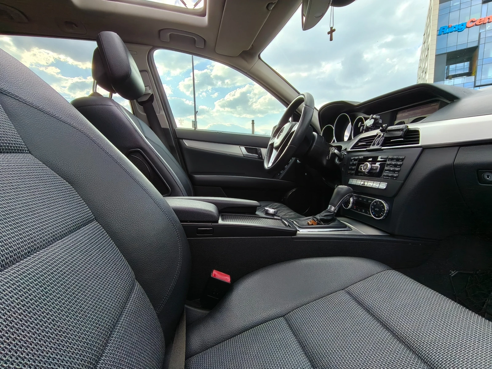 Mercedes-Benz C 220, снимка 13 - Автомобили и джипове - 55085601