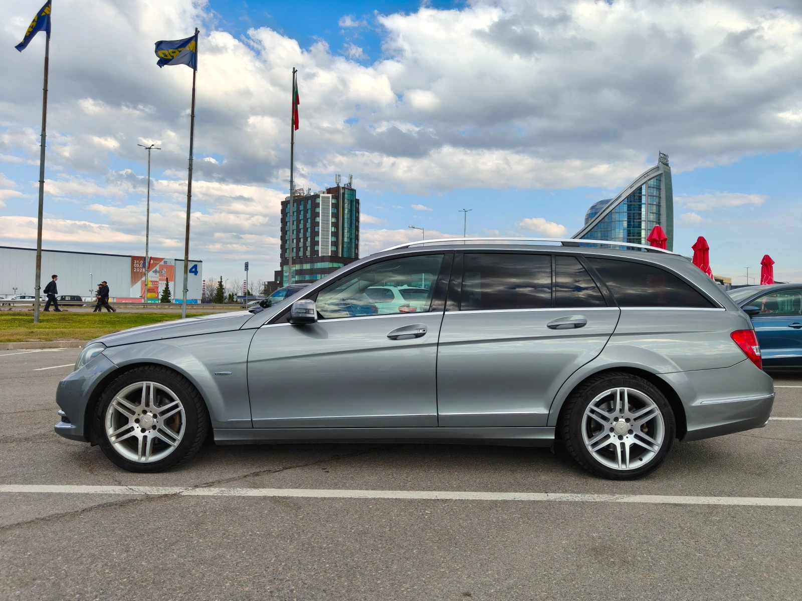Mercedes-Benz C 220, снимка 6 - Автомобили и джипове - 55085601