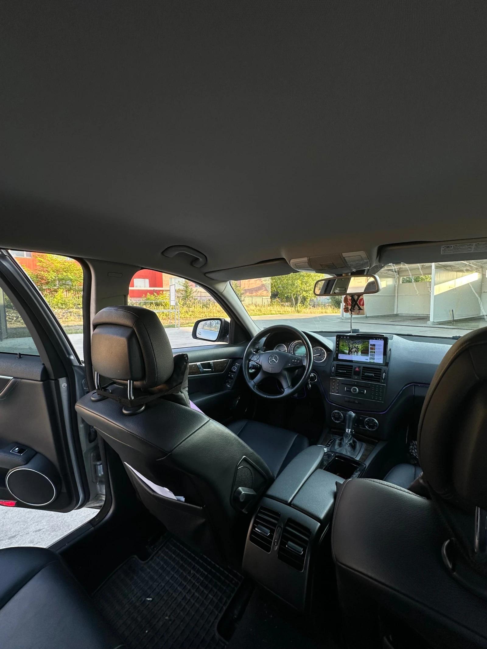 Mercedes-Benz C 320, снимка 12 - Автомобили и джипове - 55285541